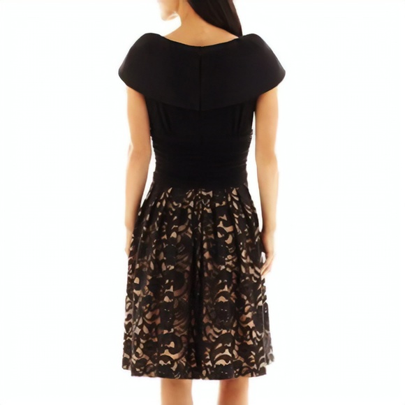 Scarlett V-Neck Lace Overlay Dress 6, 8, 14 - Picture 2 of 2